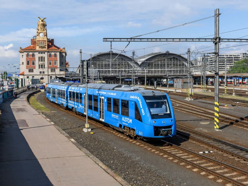 Coradia iLint saliendo de la estación central de Praga. © DALIBOR PALKO