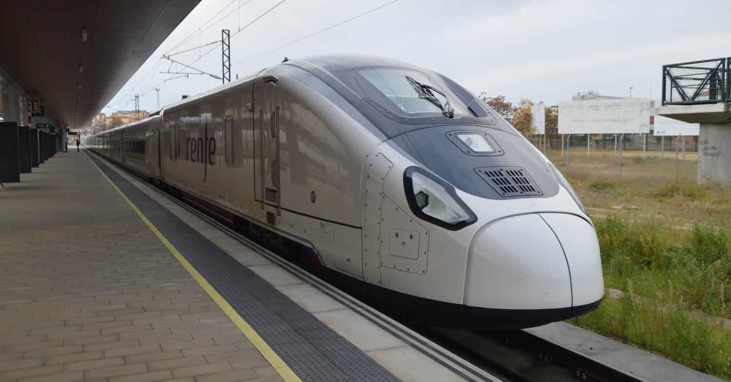 Renfe estudia penalizar a Talgo por el retraso en la entrega de los trenes Avril
