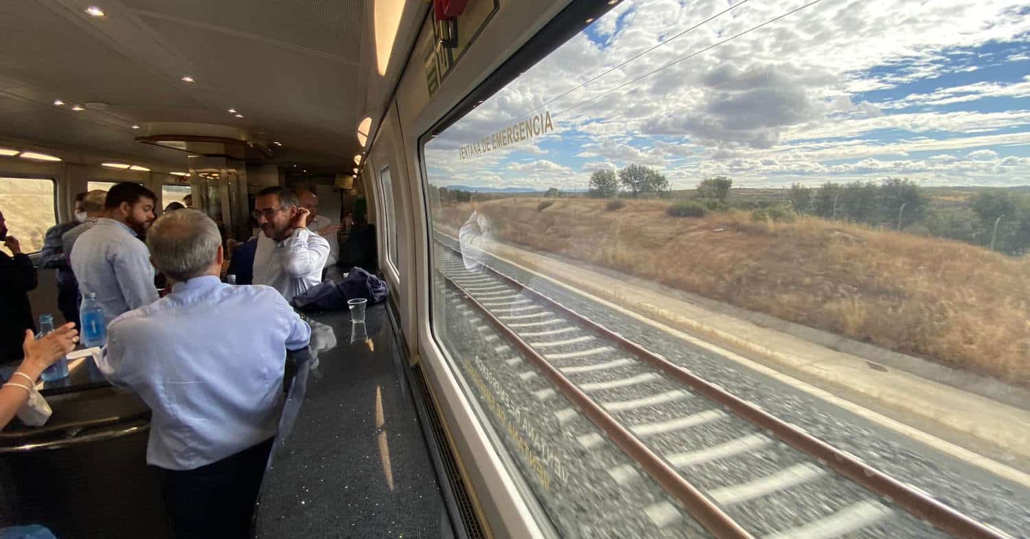 La electrificación entre Humanes y Plasencia permitirá circular a 300 km/h en Extremadura
