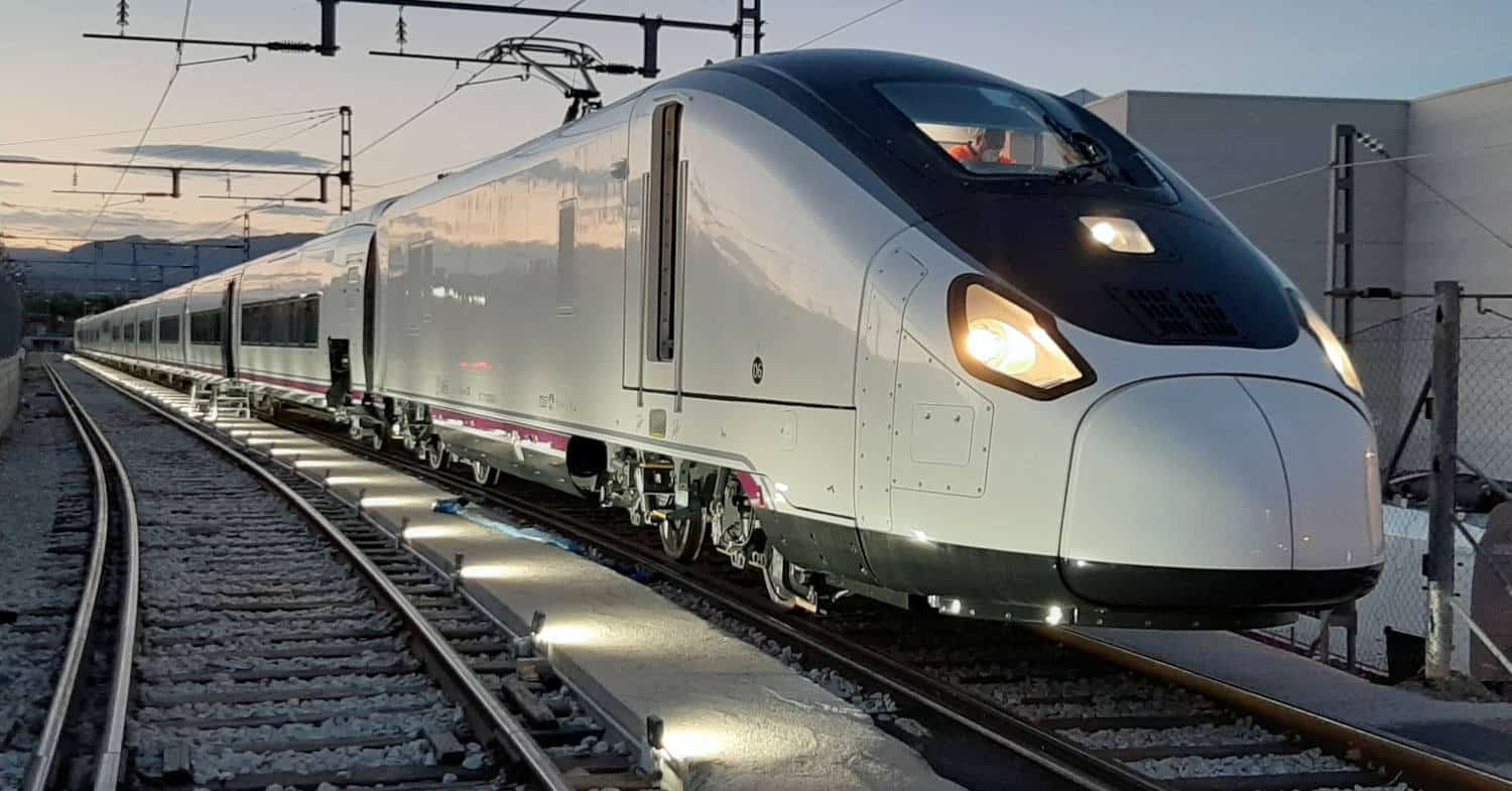 Un tren de la serie 106 alcanza los 360 km/h en ancho Ibérico