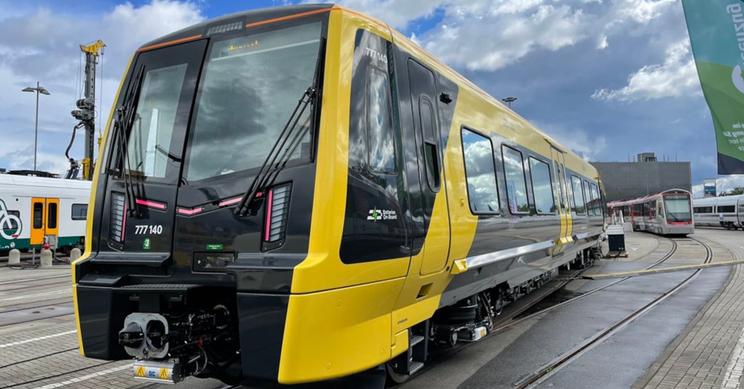 Stadler presenta el IPEMU fabricado para Merseyrail