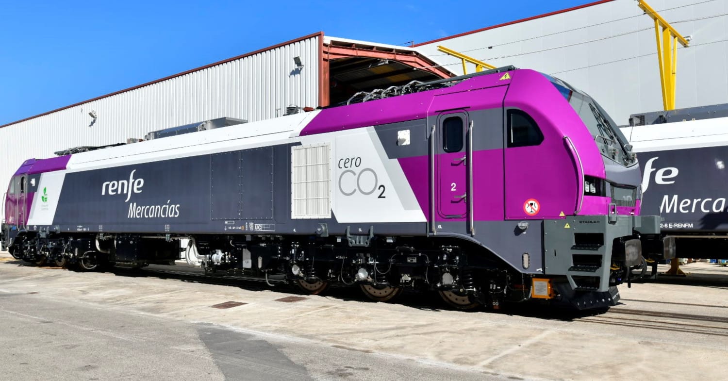 Stadler entregará a Renfe seis locomotoras de la serie 256 antes de que termine 2022