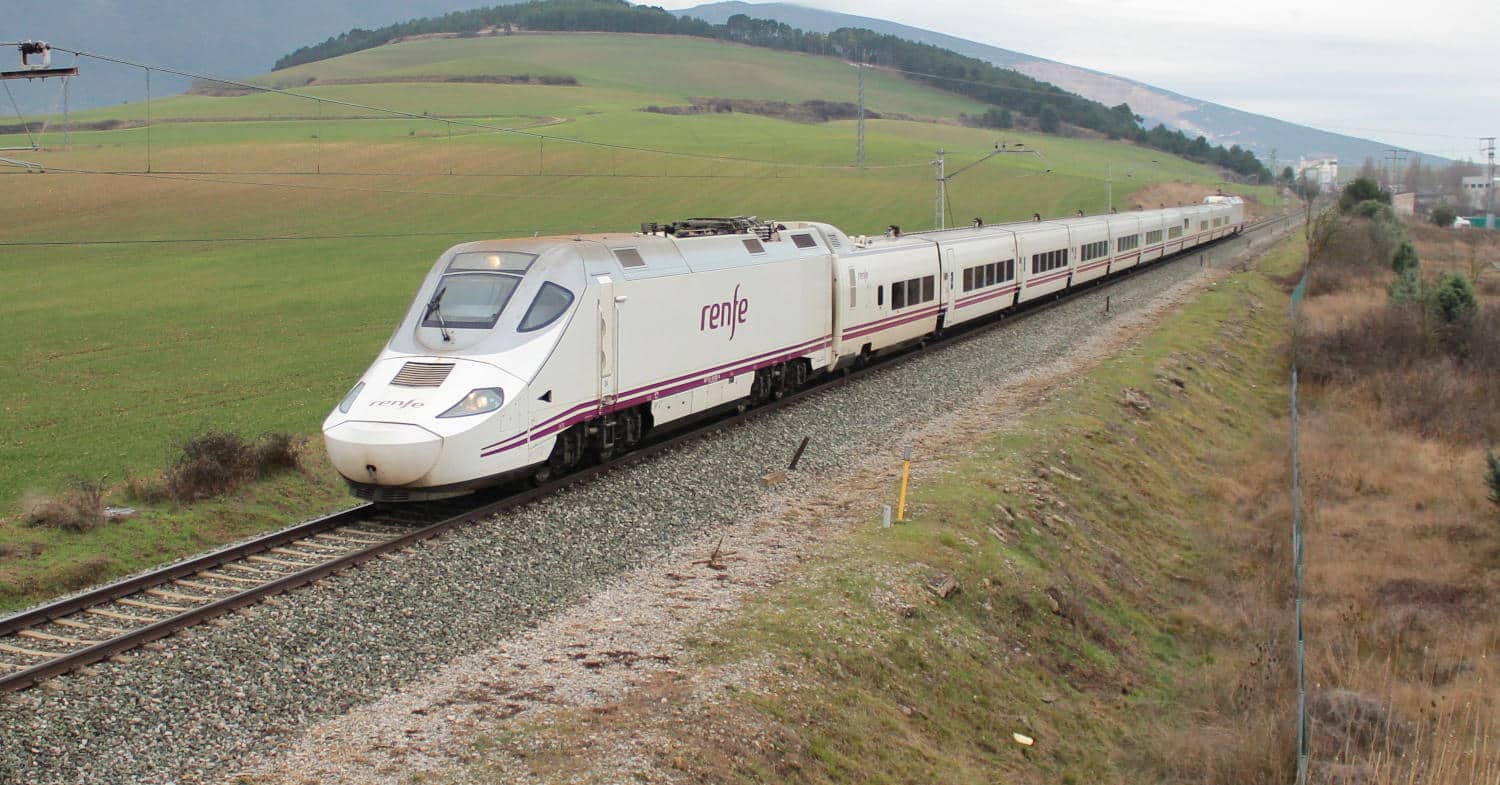 «Nadie te da más», la nueva campaña de Renfe Viajeros