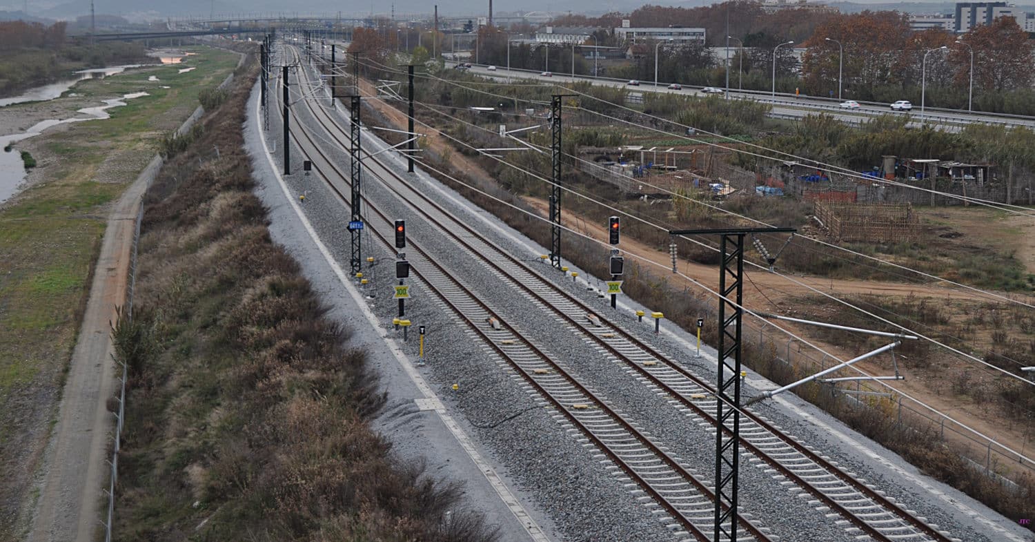 Adif AV licita el estudio para desarrollar los nuevos cánones ferroviarios