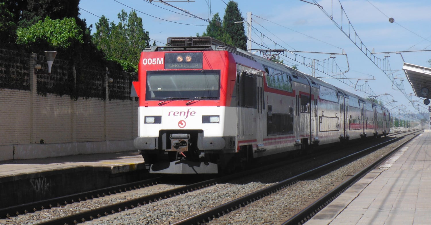 Alcance entre un tren de Cercanías y uno de mercancías deja al menos 9 heridos leves