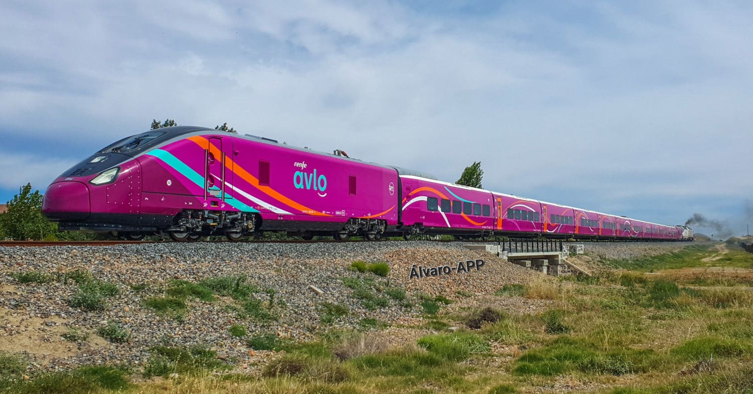 Raquel Sánchez confirma que los Avril de Renfe entrarán en servicio en Galicia