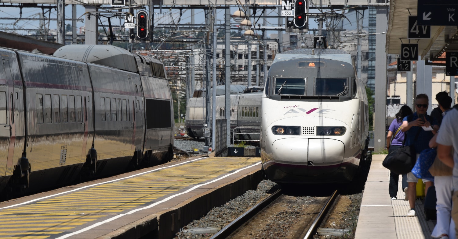 Renfe vende más de 100.000 billetes para el AVE internacional