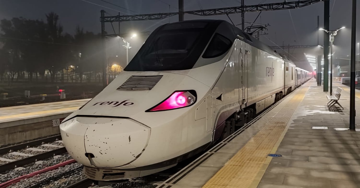 El Alvia Madrid-Badajoz comienza a circular en modo eléctrico en Extremadura