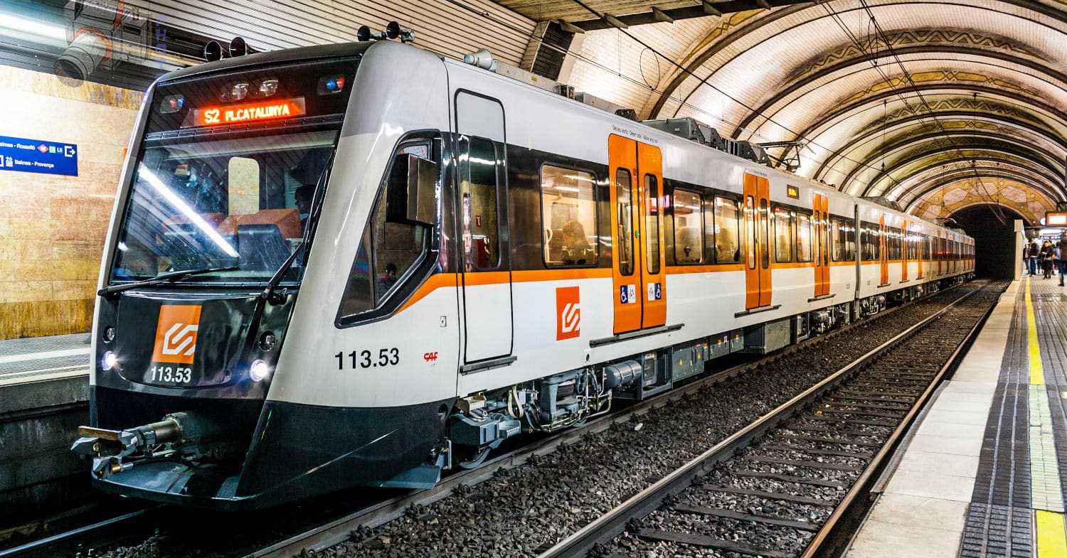 Evacúan un tren de FGC tras incendiarse en el túnel por el arrollamiento de un jabalí