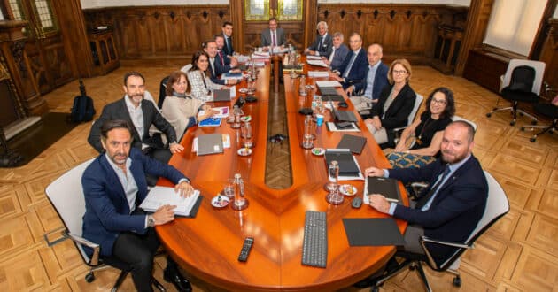 New Renfe Management Committee during its first meeting. © RENFE.