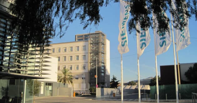 Exterior of the Siemens Mobility factory in Cornellà. © SIEMENS.