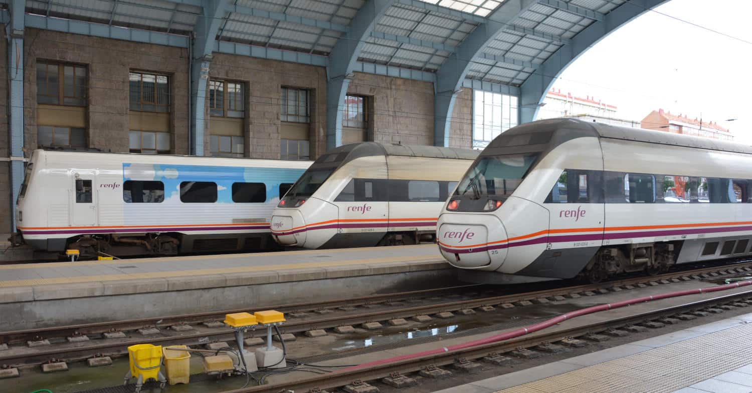 Renfe busca Director General de Viajeros y dos directivos más