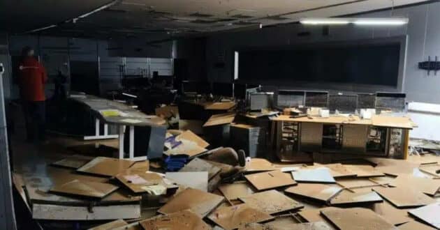 Image of the FGV Rail Control Center for Metrovalencia after the floods. UNKNOWN AUTHORSHIP.
