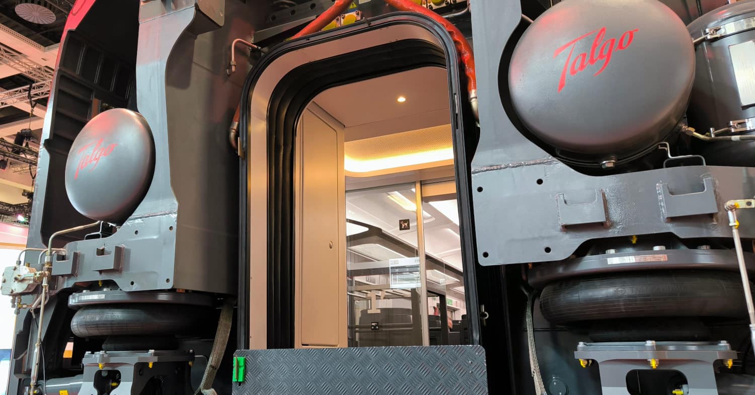 Carlos Cuerpo visita Polonia antes de la OPA de PFR por el 100% Talgo