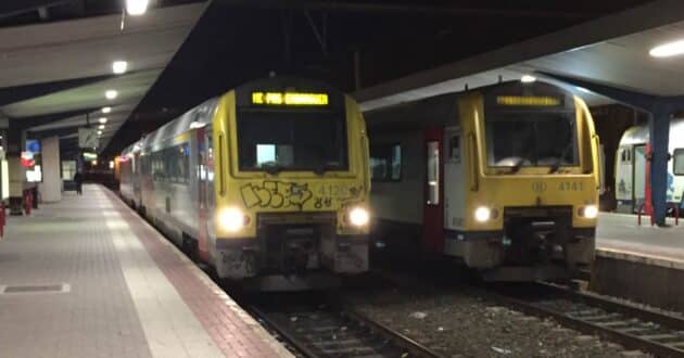 SNCB class 41 trains at Charleroi station (CC BY SA) MINI1300.