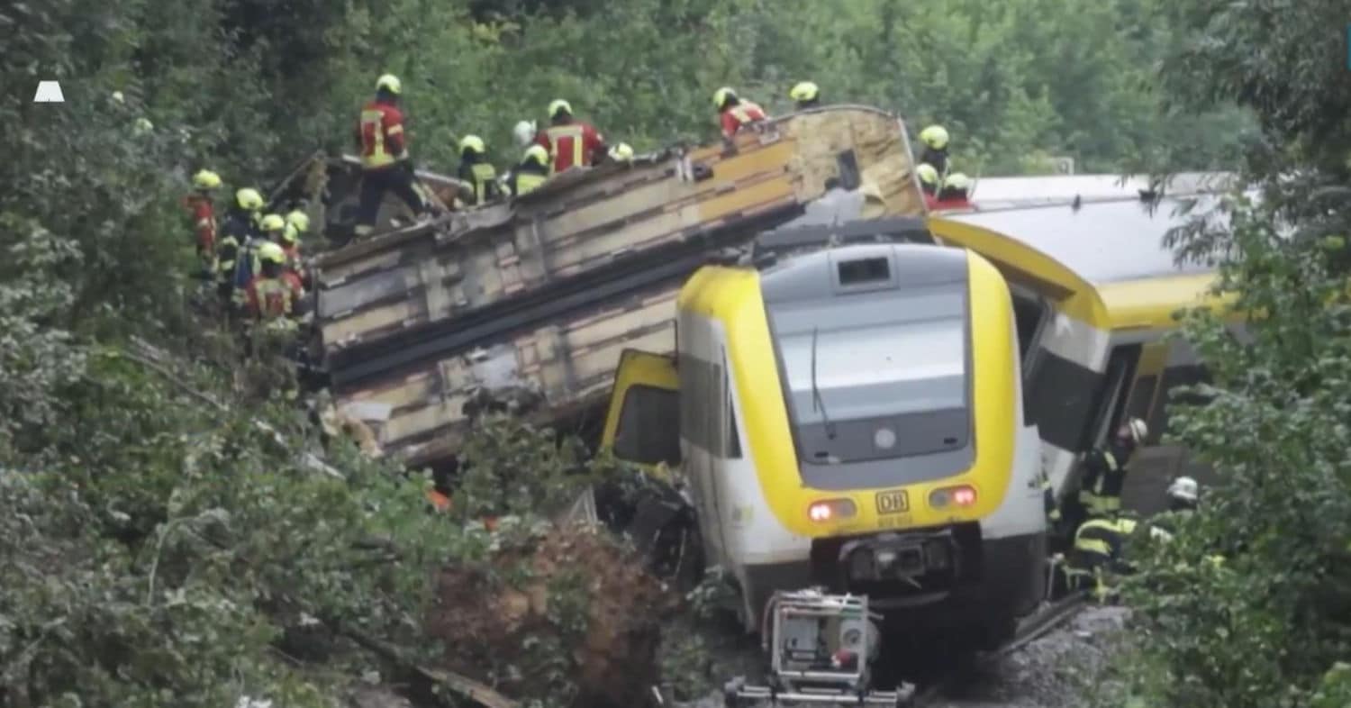 3 dead and 41 injured after train derails in Germany