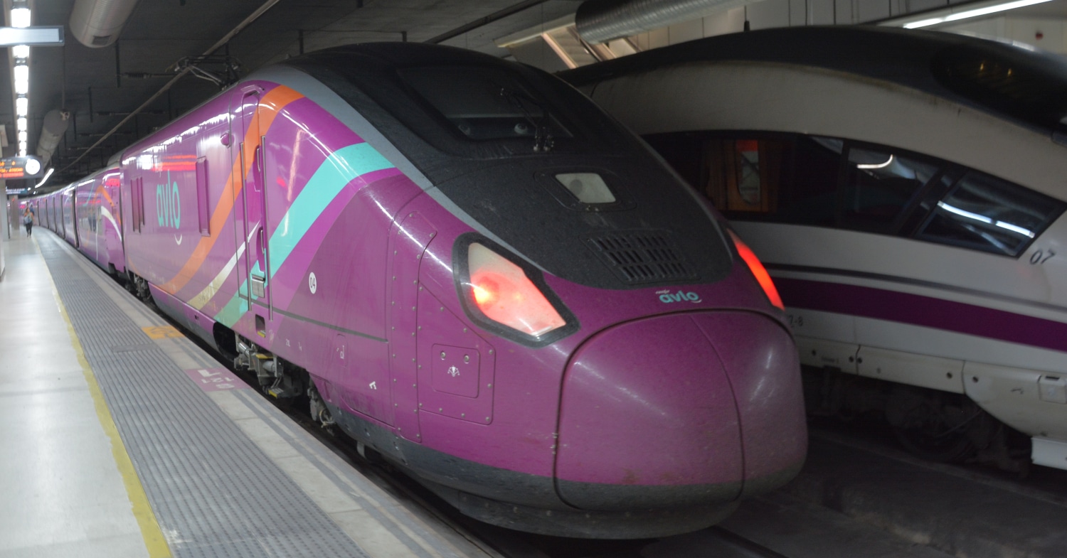 Detectan fisuras en los bogies de los S106 de la línea Madrid-Barcelona