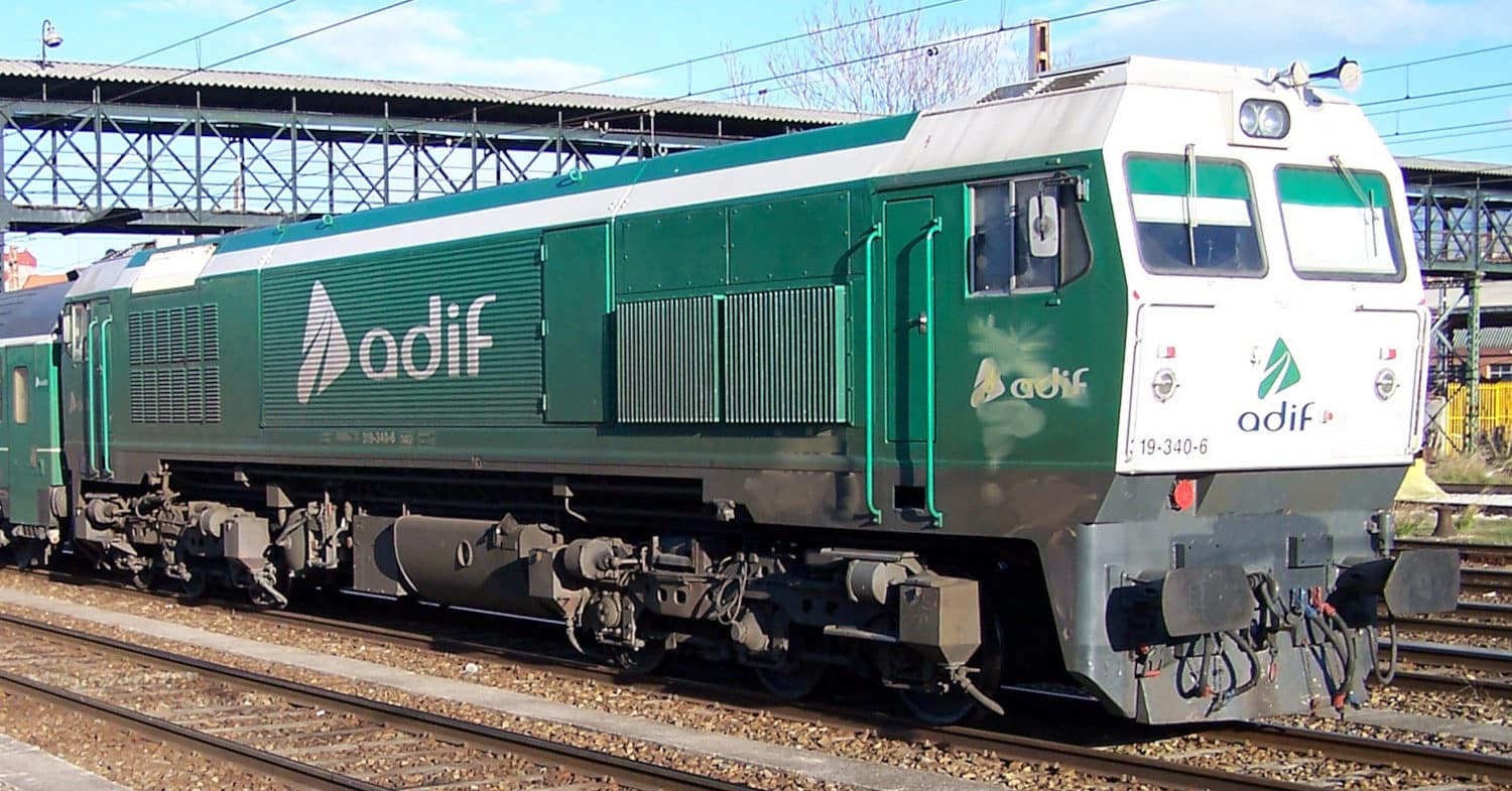 Adif reorganiza su estructura para mejorar la orientación al viajero
