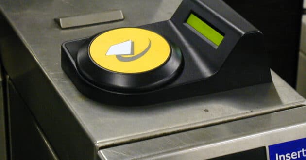 Cubic Tri Reader London Underground ticket validator (CC BY SA) TOM PAGE-Flickr. Cropped image.