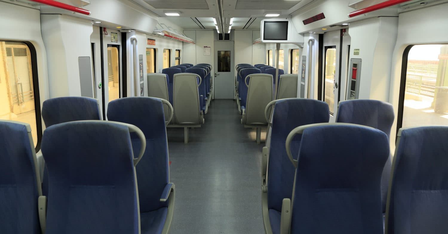 Renfe licita la regionalización de hasta 32 UT 447