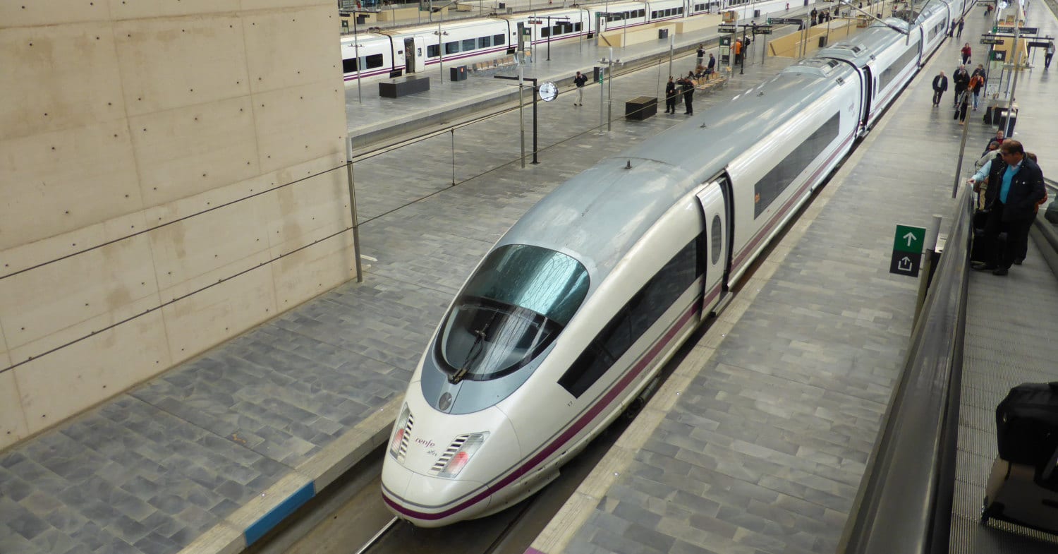 Adif AV caps LAV Madrid-Barcelona at 160 km/h over 155 km