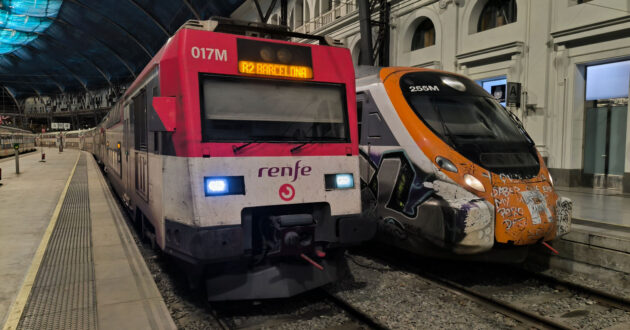 Trenes de Rodalies en Barcelona Estació de França, © MIGUEL BUSTOS.