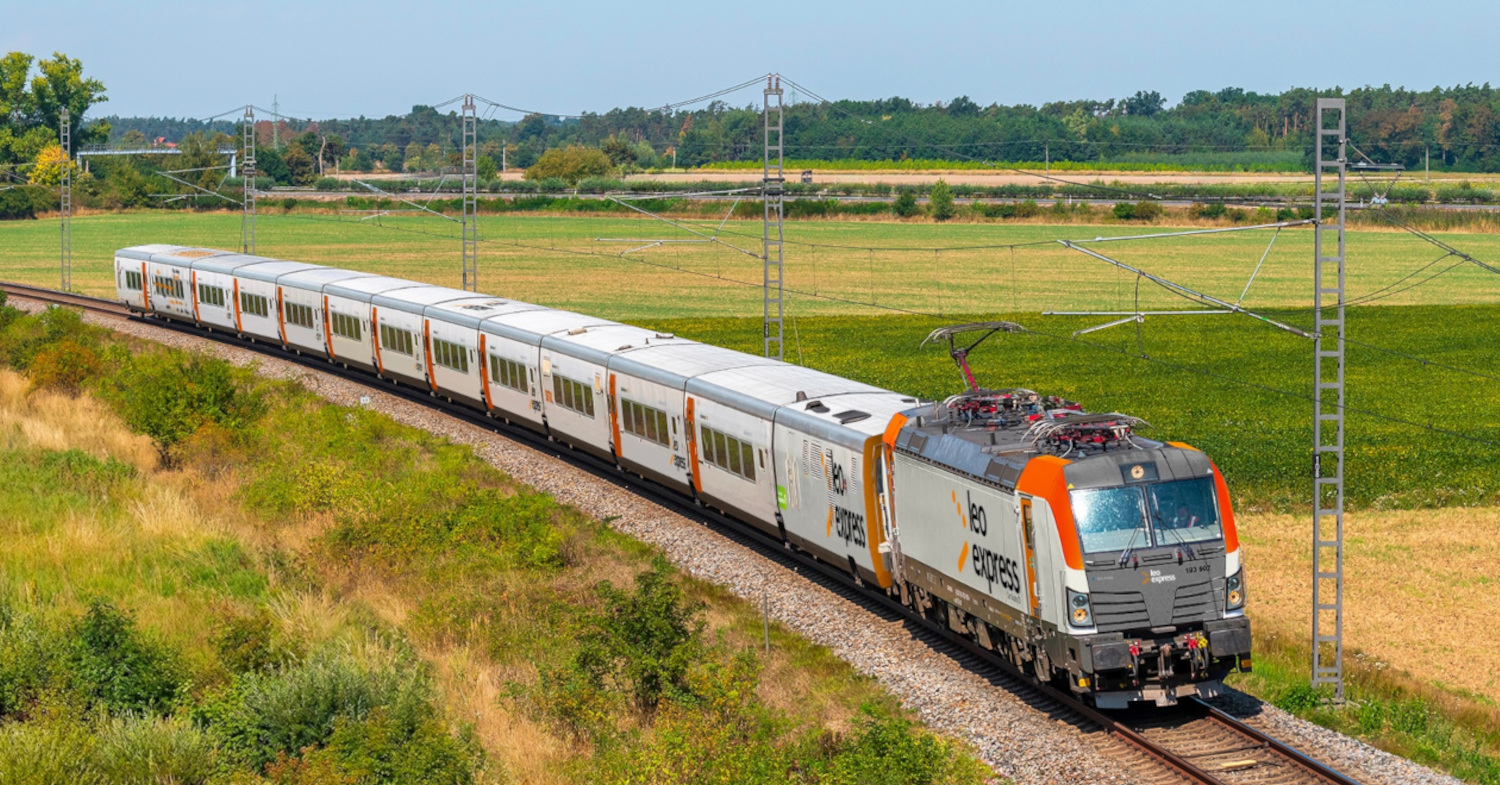 Leo Express unveils first Talgo VI in new livery
