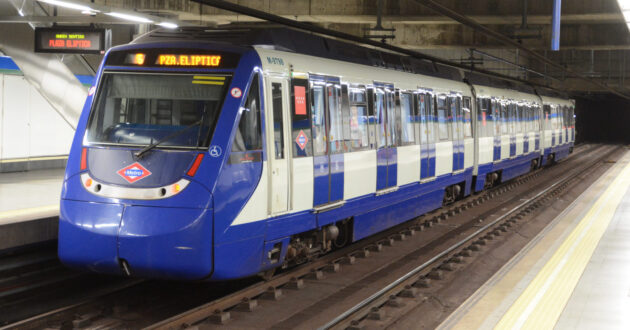 Tren de la línea 11 del metro de Madrid, que se prolongará entre Mar de Cristal y Valdebebas.