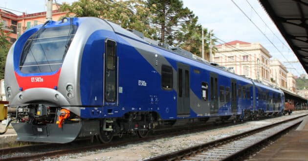 TFA Alfa 3 type train manufactured by Titagarh Firema for EAV. (CC BY SA) LUCA47-Wikimedia Commons. Cropped image.