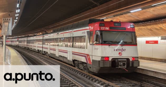 Embajadores Cercanías de Cercanías Madrid station, with the recently replaced roof surfaces and Renfe's "A Punto" logo at the bottom left. © MIGUEL BUSTOS.
