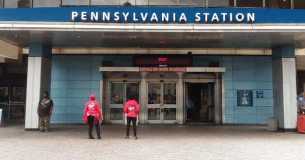 Access to Penn Station from Eighth Avenue (CC BY SA) NHRHS2010-Wikimedia Commons. Cropped image.