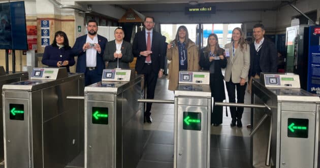 Presentation of Pago AlToke on the Santiago-Rancagua-San Fernando train. © EFE TRENES DE CHILE.