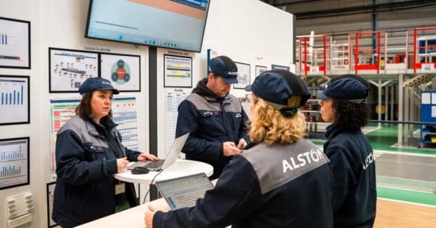 Alstom workers at the La Rochelle factory. © ALSTOM.