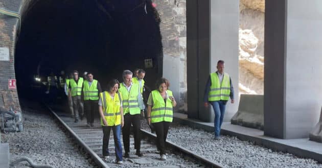 José Antonio Santano with other representatives of the Ministry during the visit. MINISTRY OF TRANSPORT AND SUSTAINABLE MOBILITY.