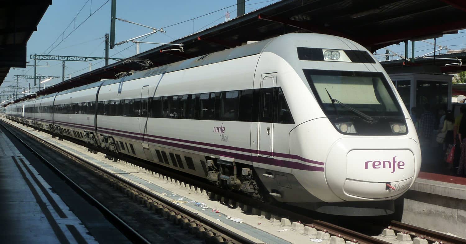 CAF vai modificar o TCMS das séries 120 e 121 da Renfe para aumentar a fiabilidade