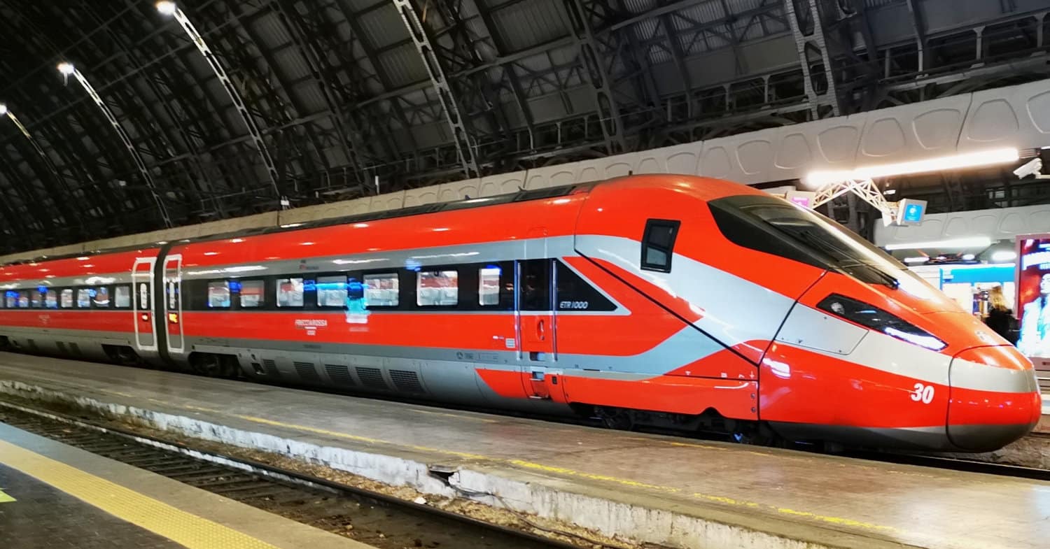 Pesa se alía con Hitachi y deja de lado a Talgo para fabricar trenes de alta velocidad