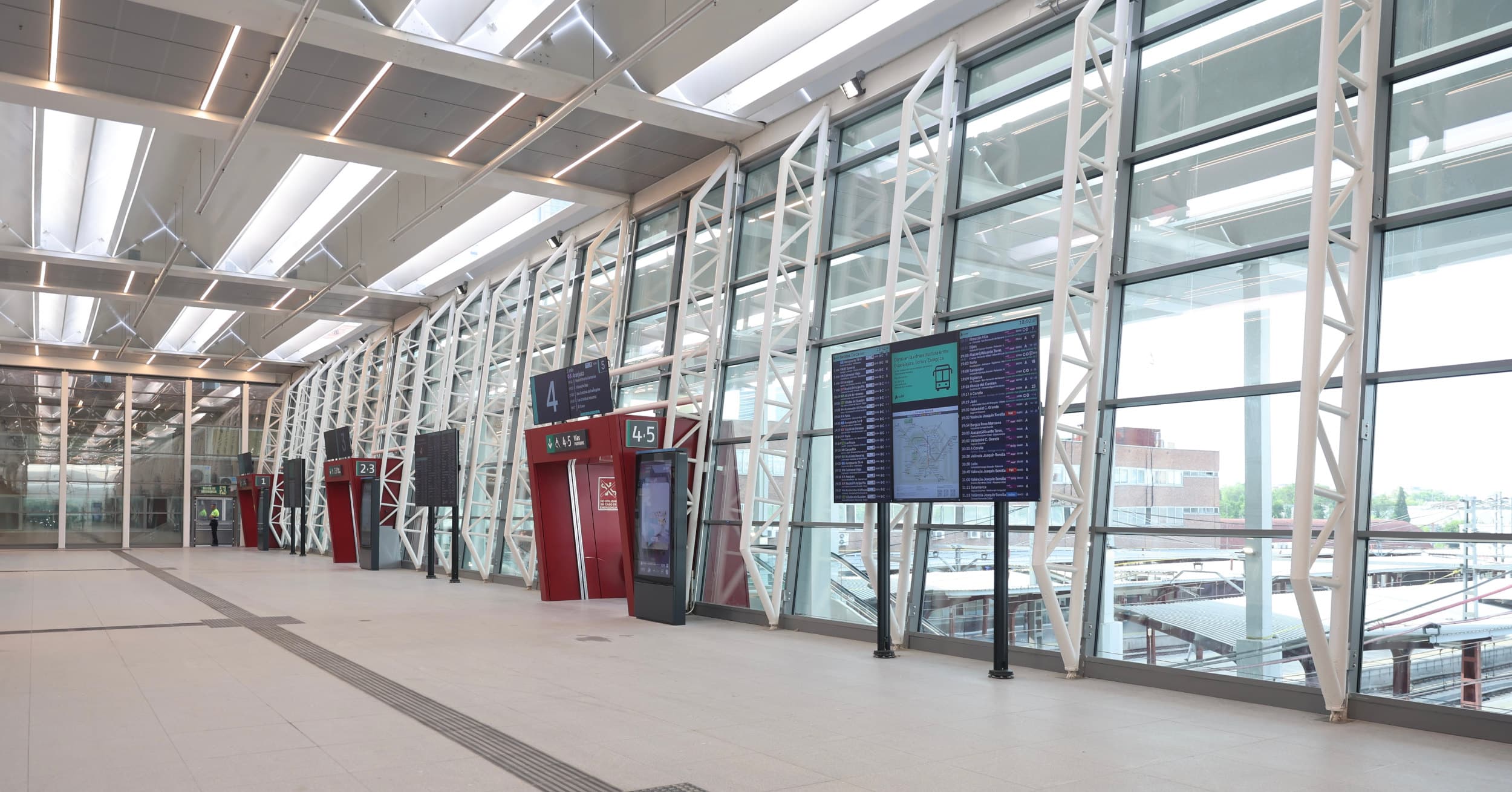 Madrid-Chamartín opens its new main concourse today