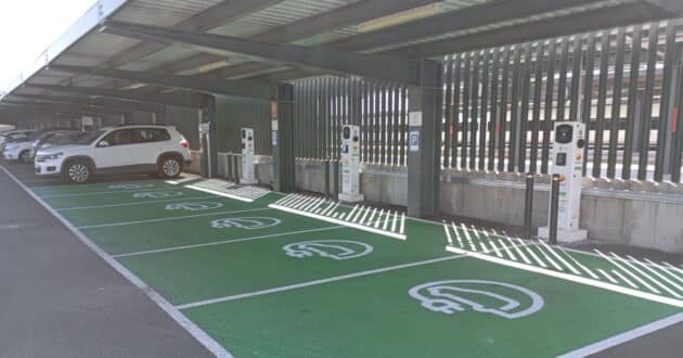 Electric vehicle charging point at Huelva station. © ADIF.