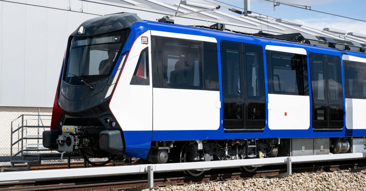Llega a Madrid el primer tren de la serie 10.000 para la línea 6 de Metro