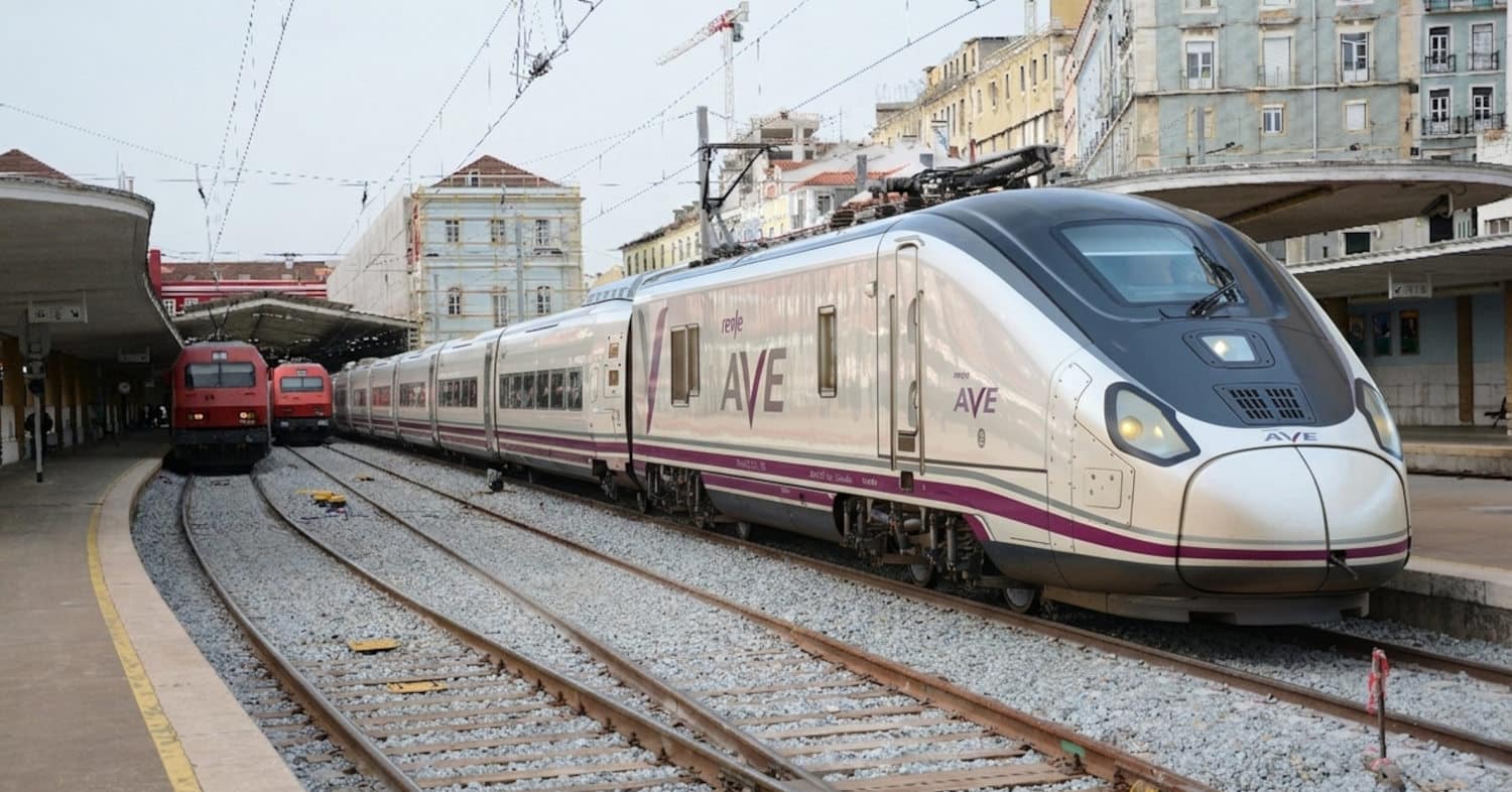 Renfe considera entrar em Portugal com as séries 106 e 107