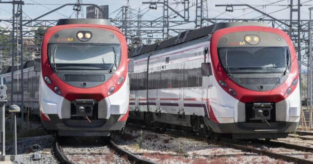 Two of the Civia 465 trains transferred from Madrid to Valencia. © MINISTRY OF TRANSPORT AND SUSTAINABLE MOBILITY.