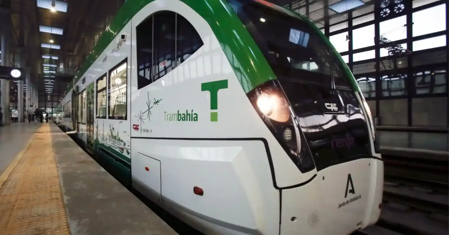 Trambahía cambia los horarios para coordinarlos mejor con los de Cercanías Cádiz