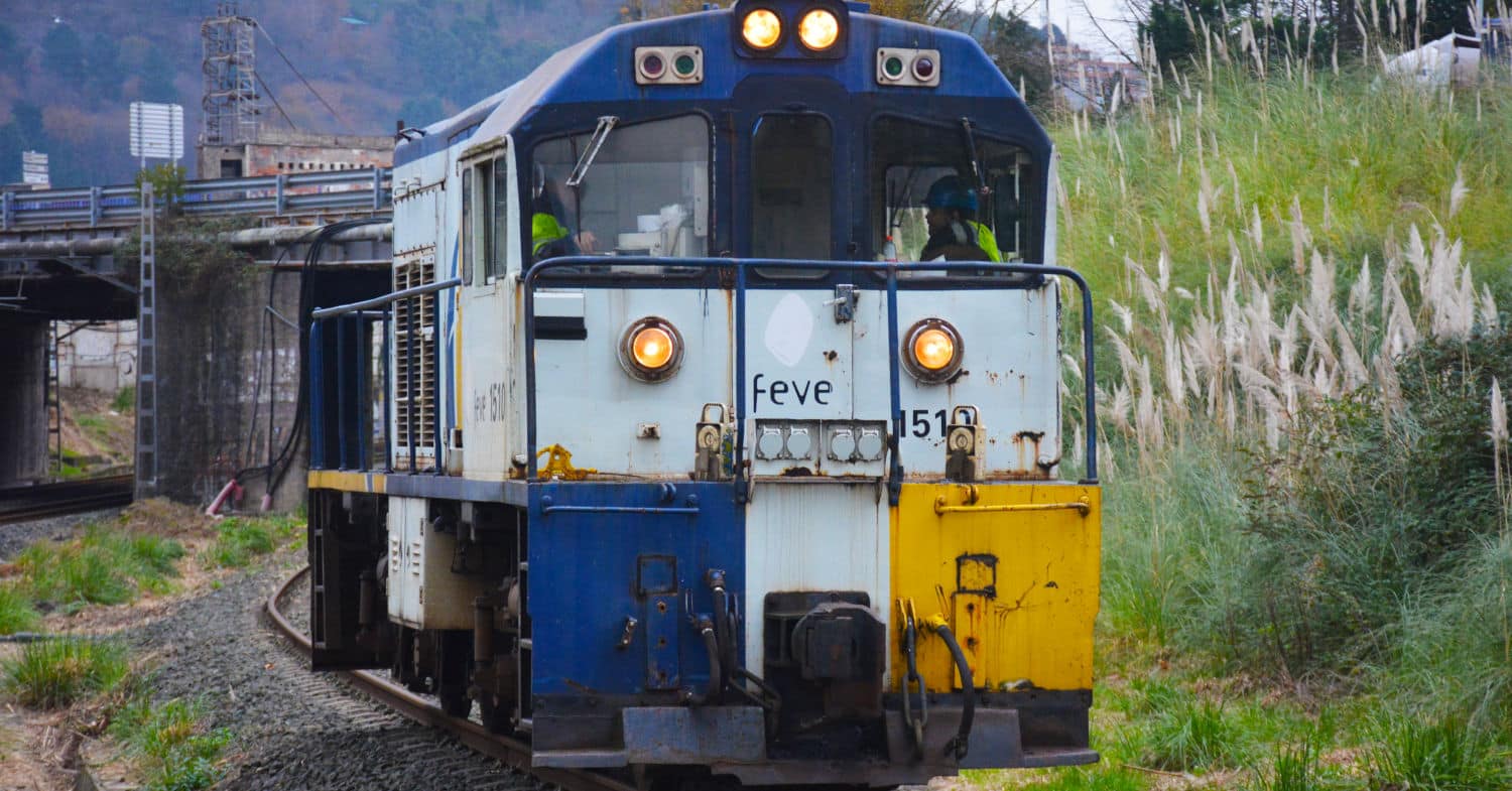 Un tren de mercancías descarrila en Trasona dejando sin servicio la línea Gijón – Pravia